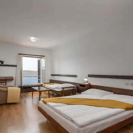 Boarding House Uvala Scott Kraljevica