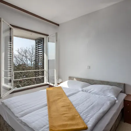Boarding House Uvala Scott 3*