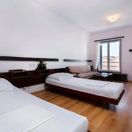 Locanda Boarding House Uvala Scott 3*