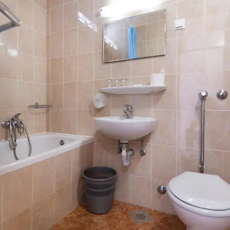 Inn Uvala Scott Kraljevica