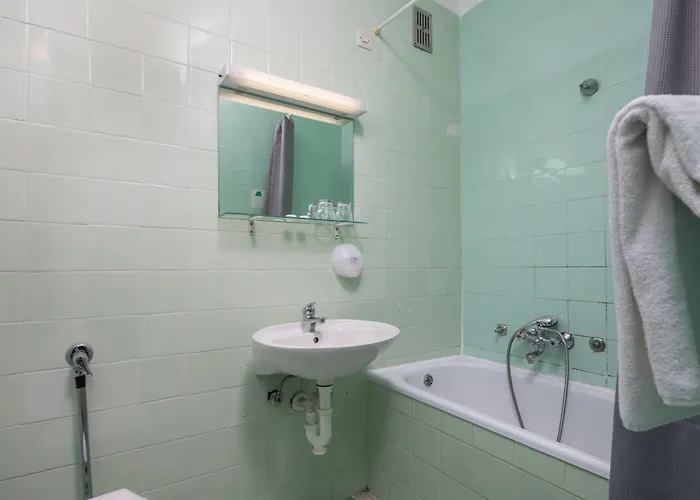 אורחן Uvala Scott 3*