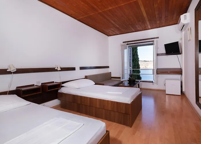 Uvala Scott Inn Kraljevica